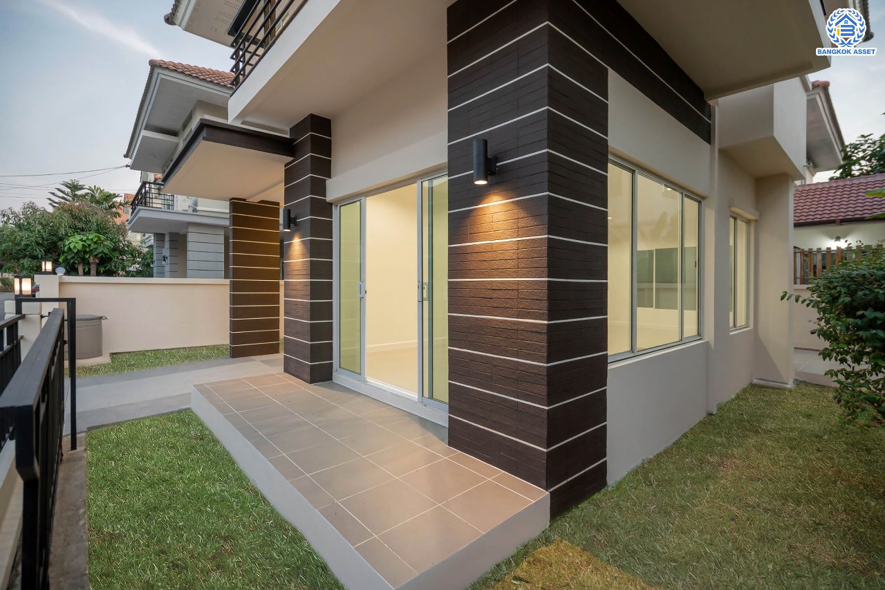 บ้านมือสองตกแต่งใหม่ แบรนด์ Property Perfect ม.เพอร์เฟคพาร์ค วัดพระนอน เนื้อที่ 35.7 ตร.ว. บ้านแฝดฟังก์ชันระดับบ้านเดี่ยว! 3 ห้องนอน 2 ห้องน้ำ 1 ที่จอดรถ Private Zone พร้อม Facilities ครบครัน บนทำเลเชื่อมต่อถนนกาญจนาฯ ใกล้ทางด่วน ศรีรัช-วงแหวนฯ เซ็นทรัลเวสต์เกต และรถไฟฟ้าสายสีม่วง "สถานีตลาดบางใหญ่"